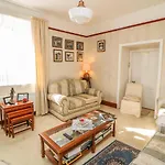 Cairbre House Ferienhaus *