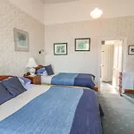 Cairbre House