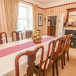 Cairbre House Ferienhaus *