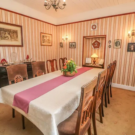 Cairbre House * Dungarvan