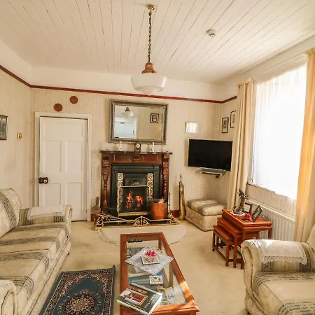 Cairbre House
