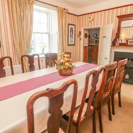 Cairbre House Holiday home *