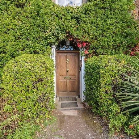 Cairbre House *
